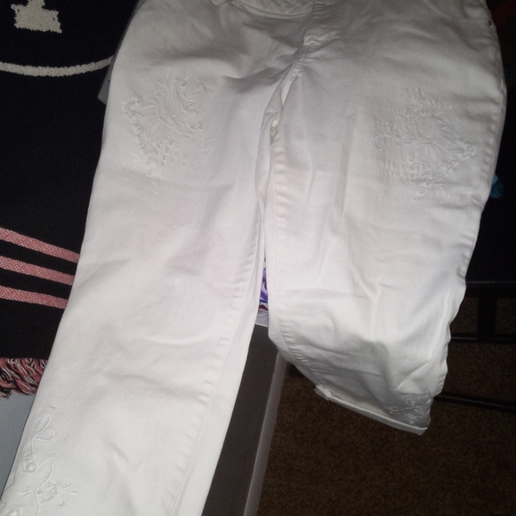 Jeans - Picture 1 of 6
